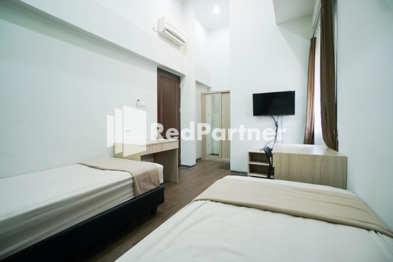 Hotel Toba Mansion Syariah Near Benhil Redpartner