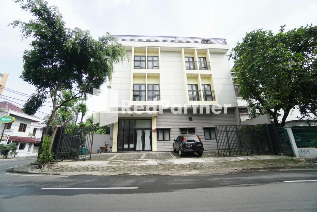 Toba Mansion Syariah Near Benhil Redpartner Hotel